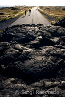 La carretera de la cadena de Cràter Road, mor de forma espectacular a prop de la platja al Haver ESTAT engolida Per la lava. Volcans de Hawaii Parc Nacional. Illa Gran.